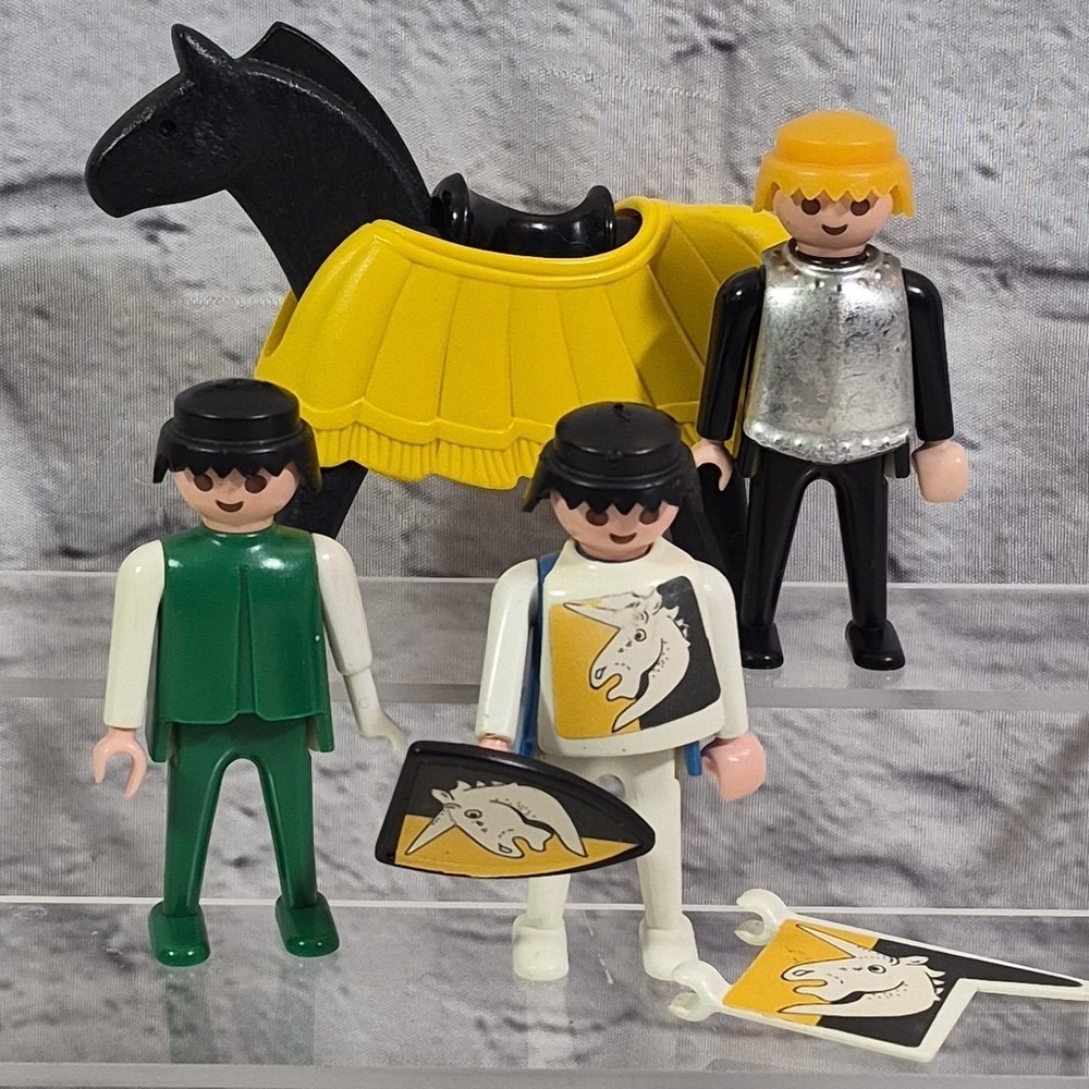 Vintage Playmobil Medieval Soldiers War Horse Figures Lot Of 4